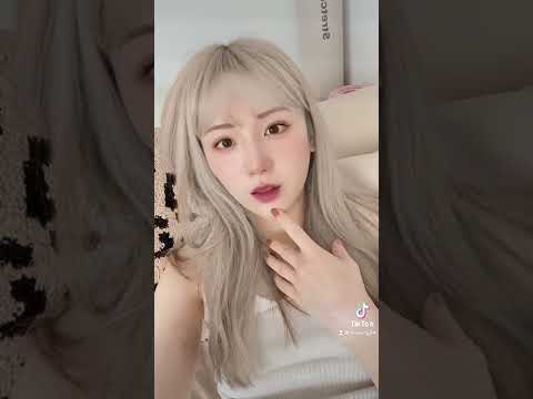 ひよん: イメチェン!?🤭どの色が似合ってる? #shorts