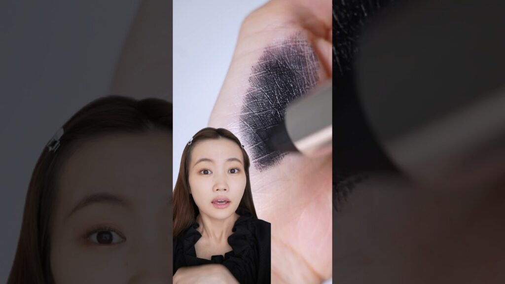 【激レア】見た目も塗っても黒いリップを塗ってみたら‥！#shorts