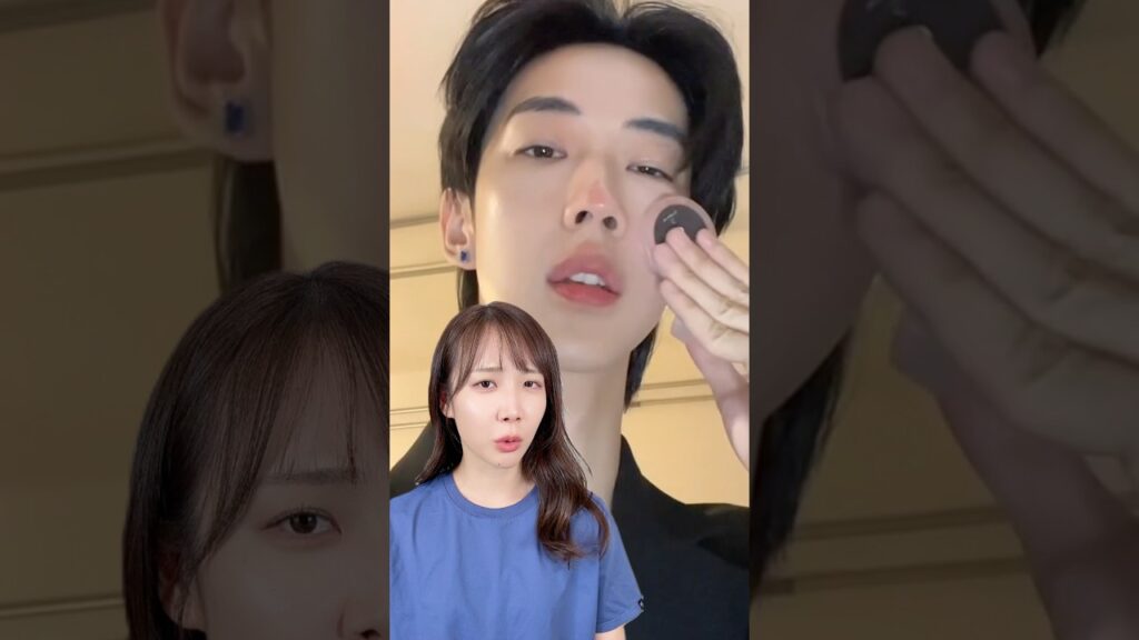 顔に直接チーク擦り付けると流行りの顔になれるらしい