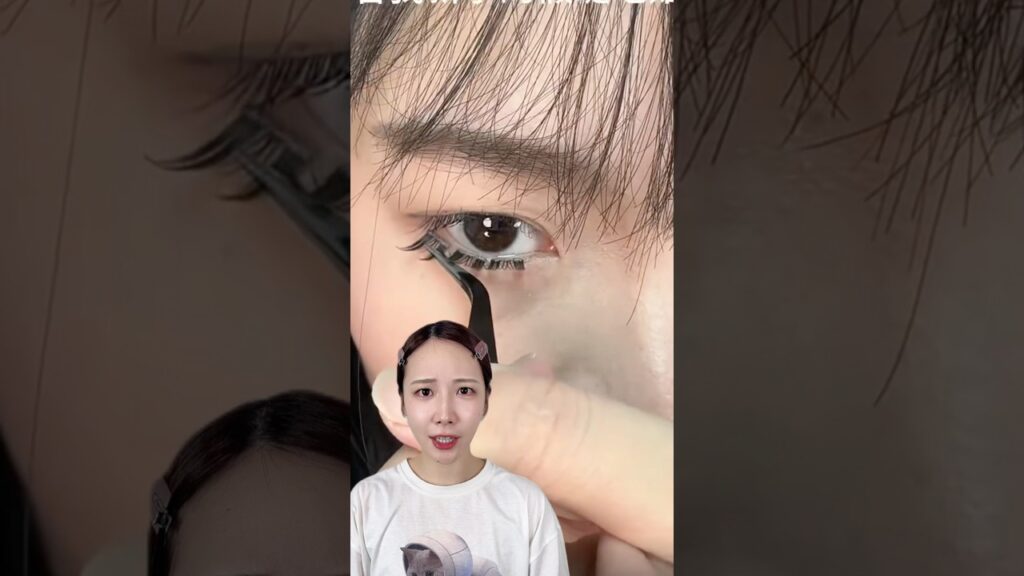 絶対失敗しないつけまつ毛の付け方！？