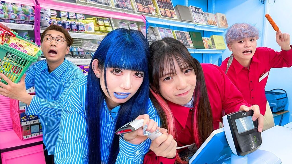 【対決】レッドvsブルーのコンビニ対決！どっちが良い店員か対決したら閉店の危機に！？【セブンイレブン / ローソン】