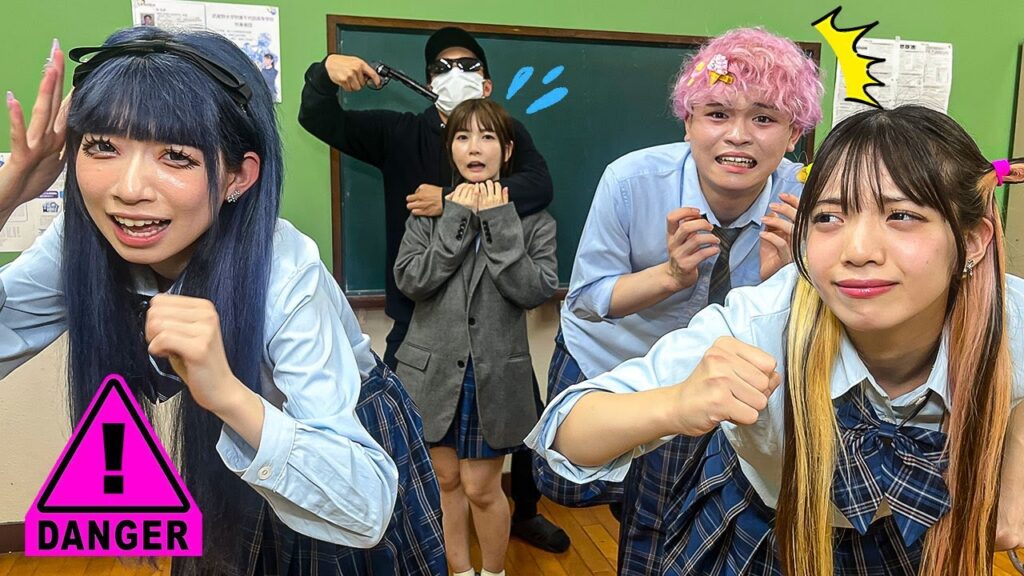 【対決】学校に不審者が侵入！？怪しい男をやっつける鬼ごっこで学校の安全を守ろう！！！