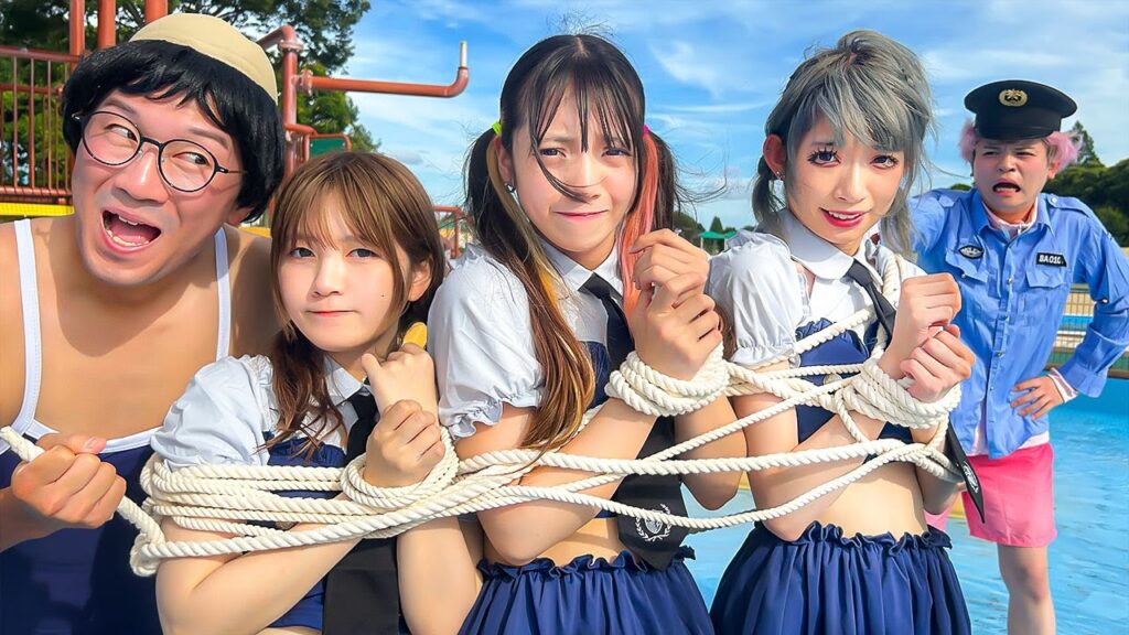 水着女子ポリスが監禁された！？24時間プール脱出対決！！