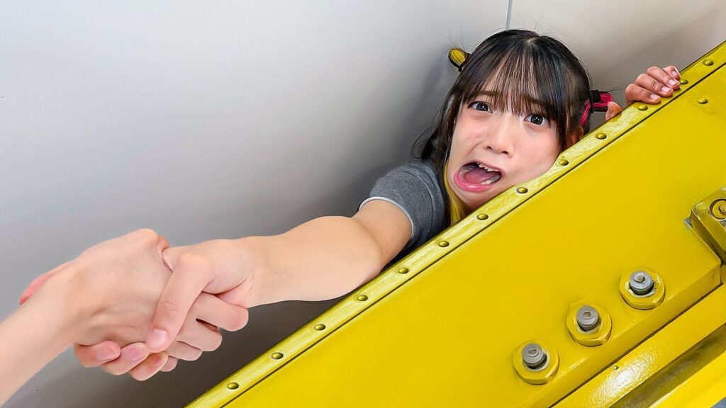 みーみが挟まれて抜けなくなりました・・・