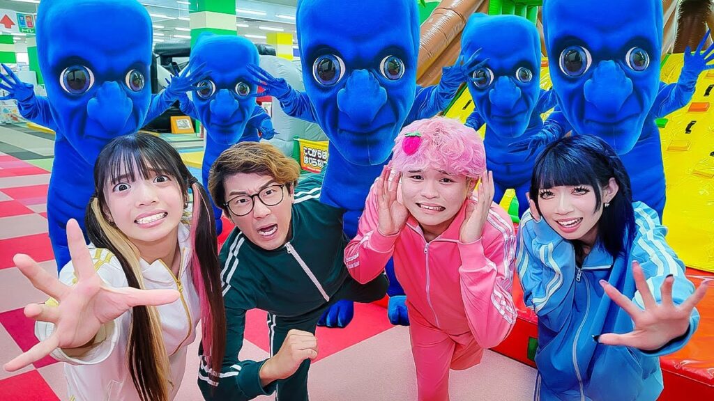 【ホラー】青鬼大量発生！？夜の室内遊園地で青鬼から逃げ切る鬼ごっこが怖すぎた・・・