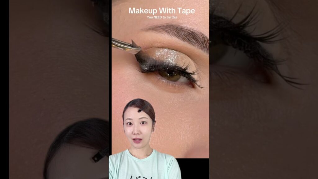 貼るだけでアイメイクが完了するシールを検証！！