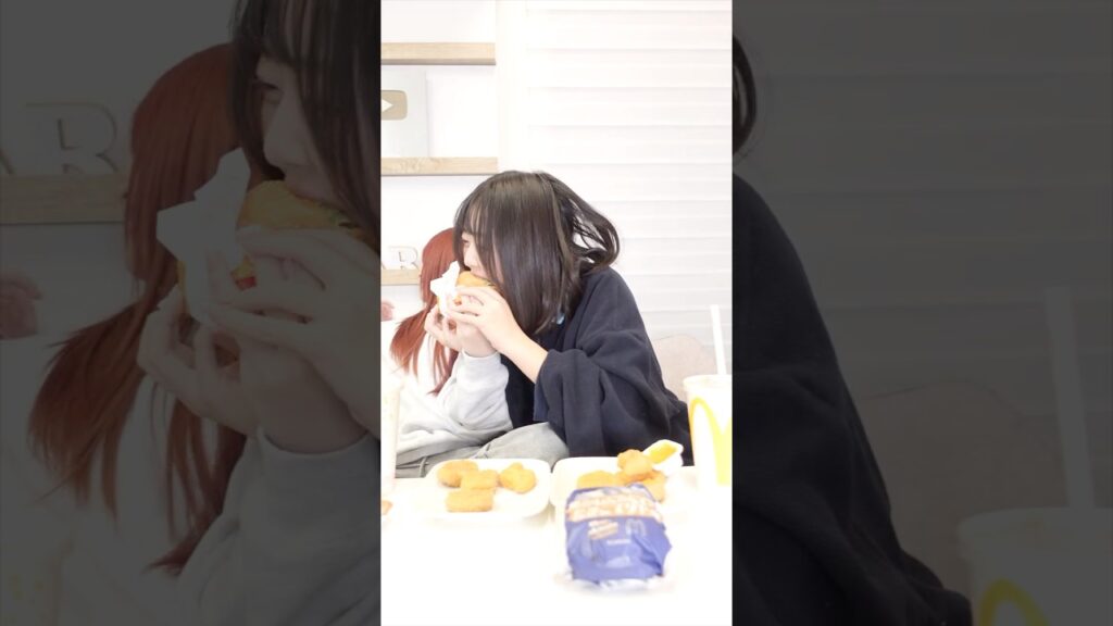 お互いのみてない隙に..