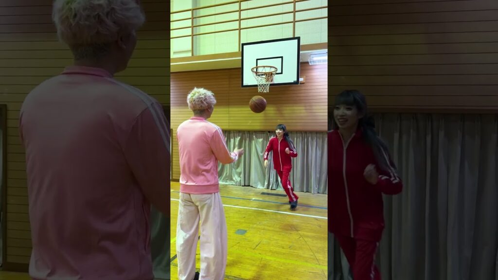 4人連続でバスケのシュートを決めろ！　#shorts